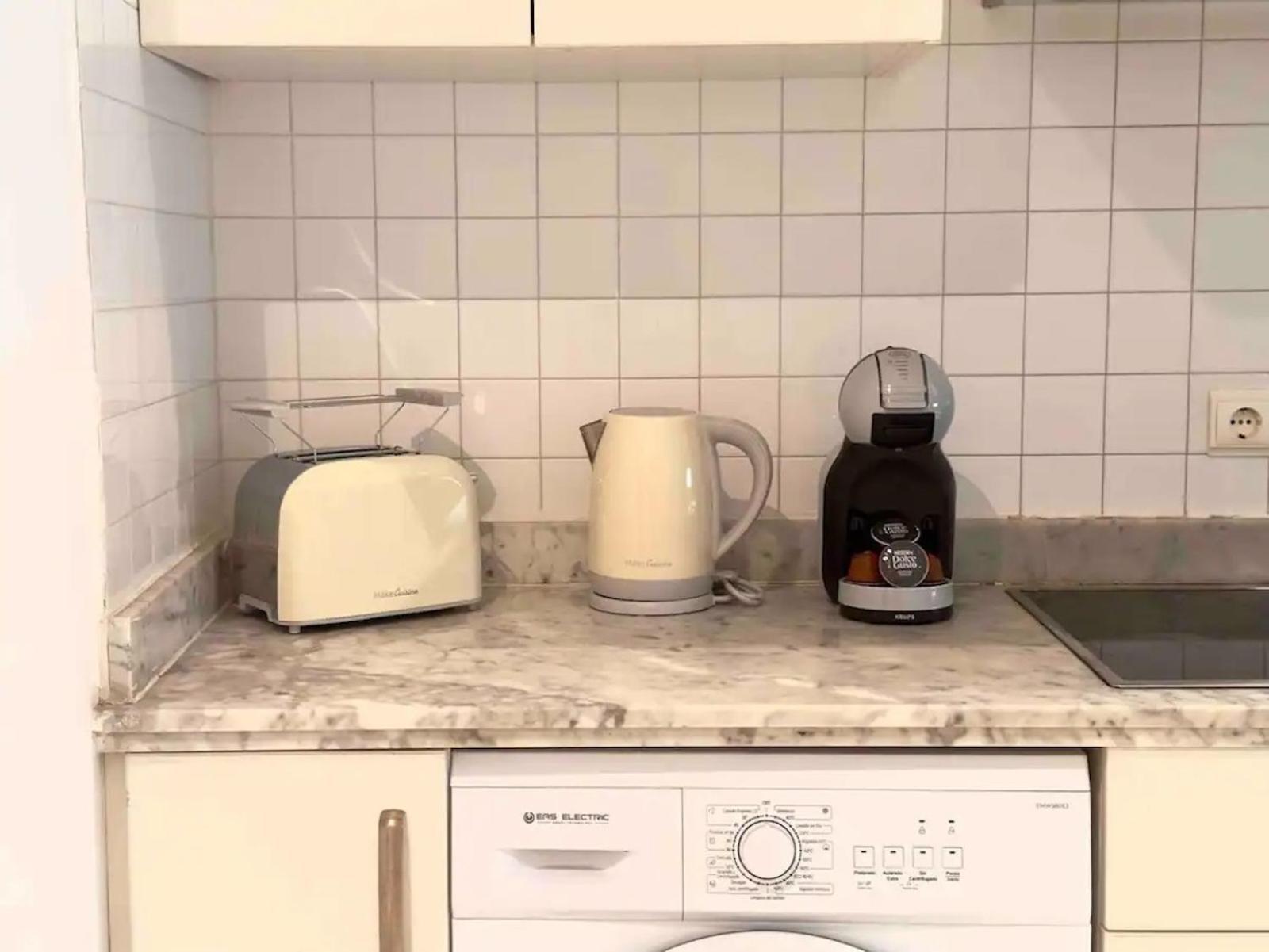 Lovely Apt In The City Center - 15M Walk Giralda Siviglia Esterno foto