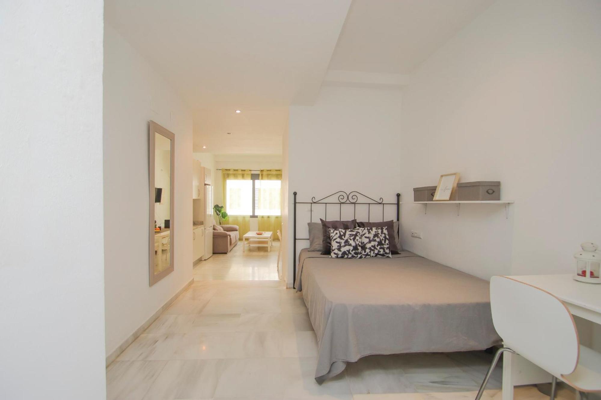 Lovely Apt In The City Center - 15M Walk Giralda Siviglia Esterno foto