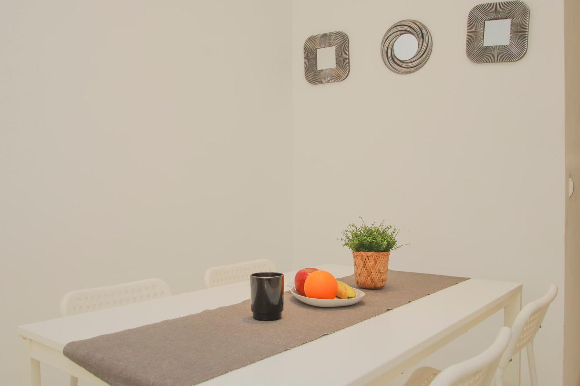 Lovely Apt In The City Center - 15M Walk Giralda Siviglia Esterno foto