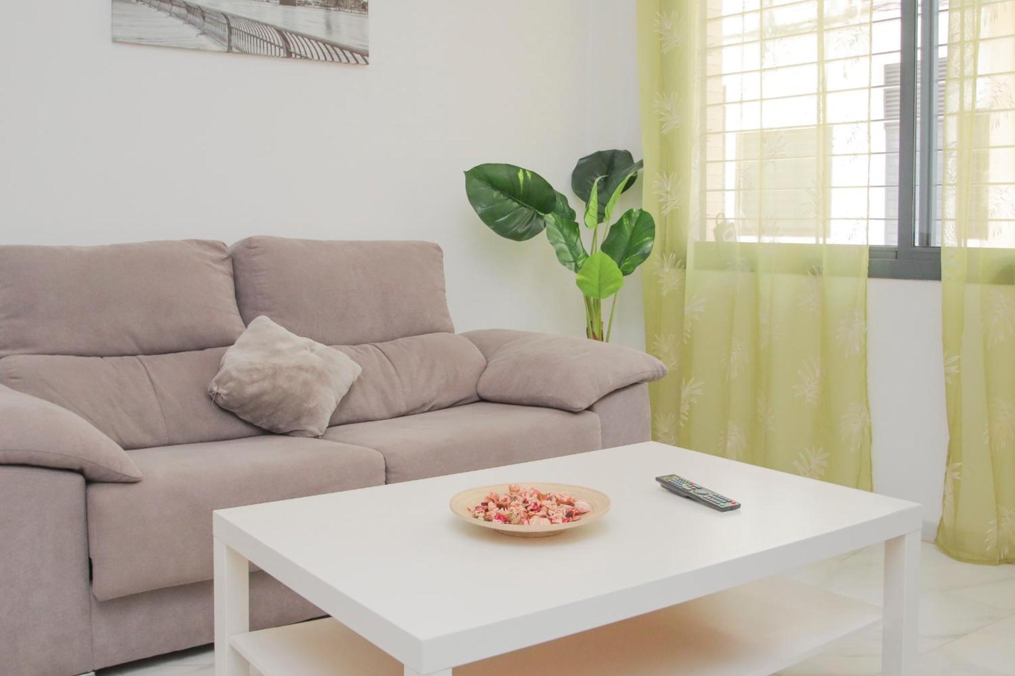 Lovely Apt In The City Center - 15M Walk Giralda Siviglia Esterno foto